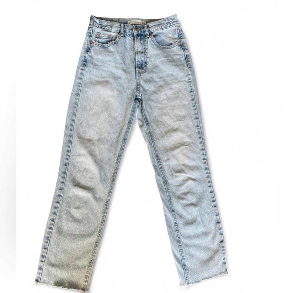 Stradivarius Light Wash Cropped Jeans